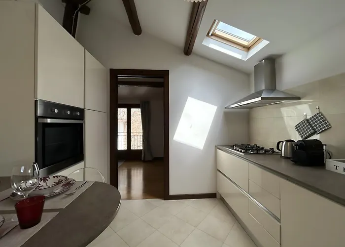 Romantic Window On Arena شقة فيرونا