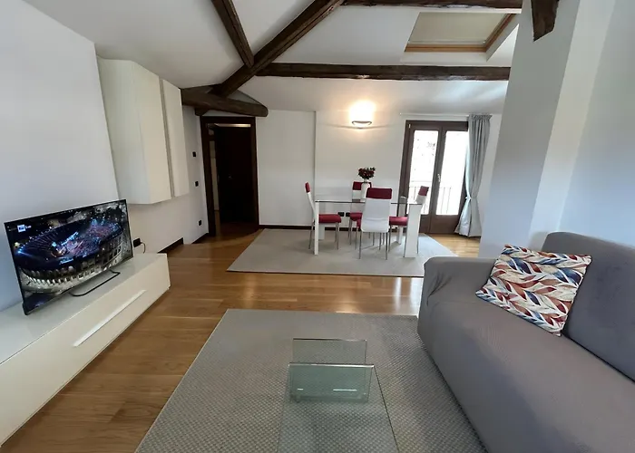 Romantic Window On Arena شقة