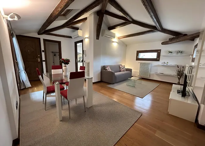 Romantic Window On Arena شقة *