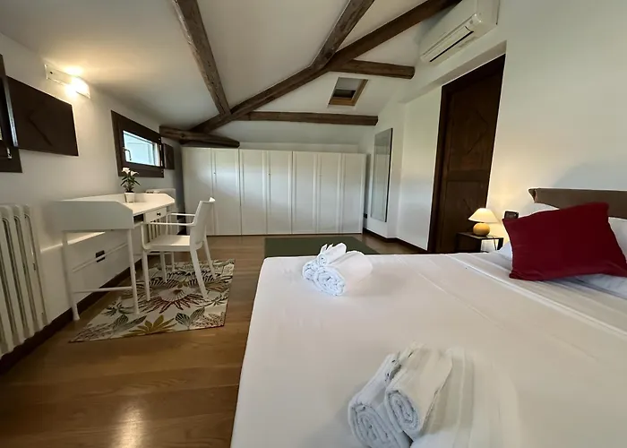 Romantic Window On Arena شقة