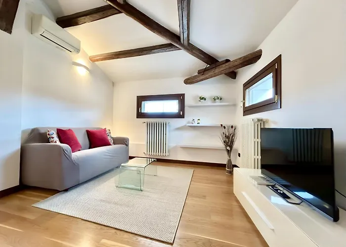 Apartment Romantic Window On Arena *