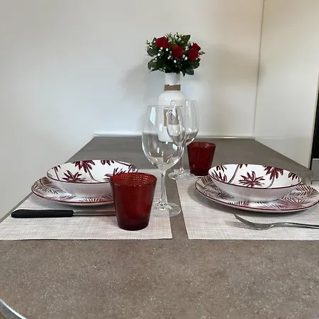 Apartment Romantic Window On Arena *