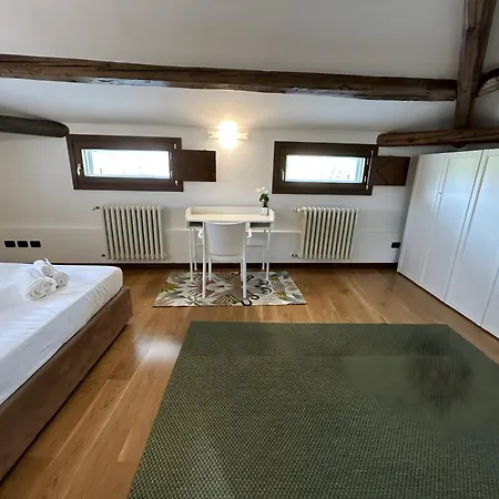 Apartment Romantic Window On Arena Verona